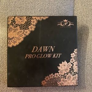 Paris hilton highlighter palette